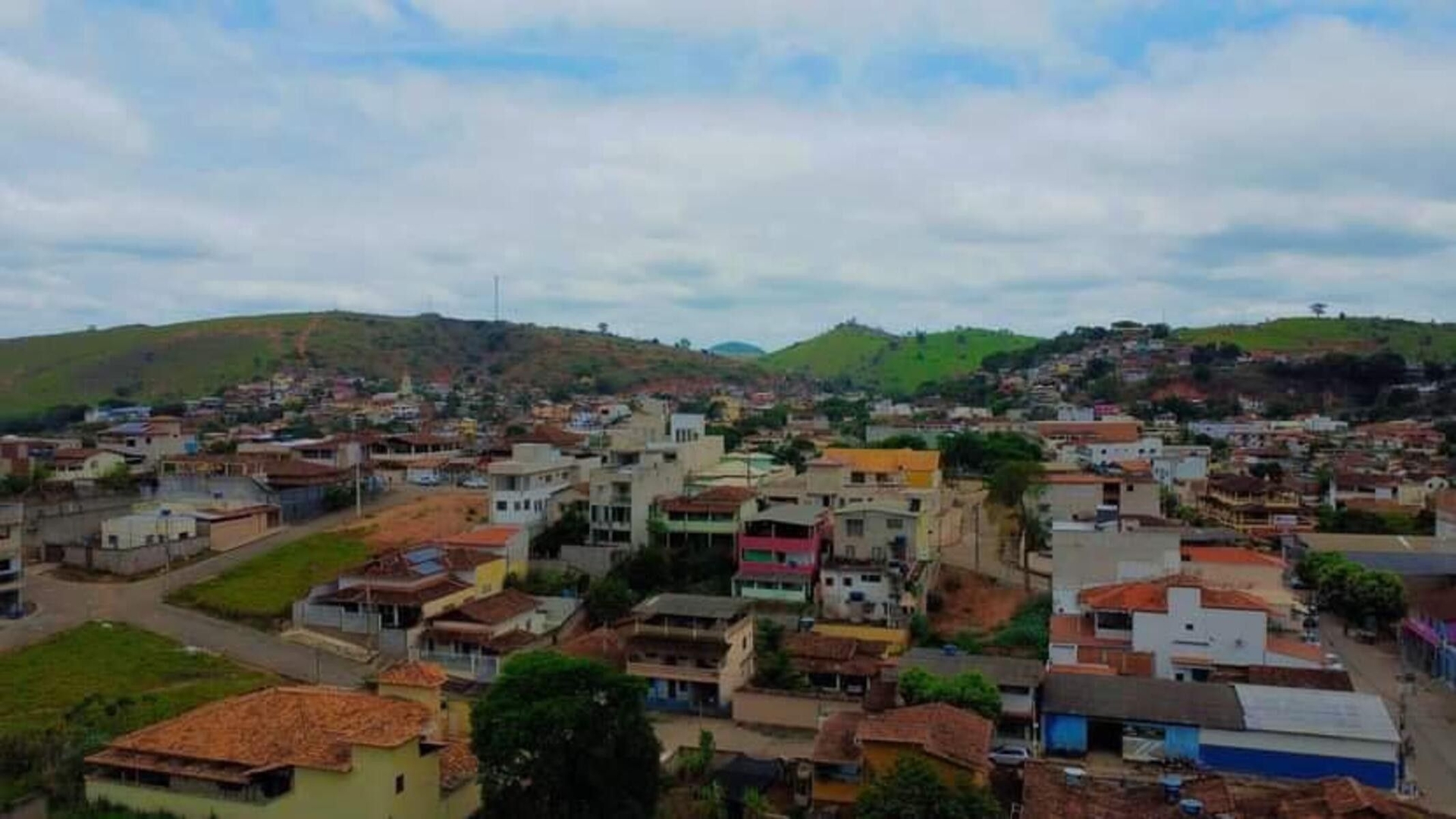 Mulher esfaqueada em bar de Engenheiro Caldas morre