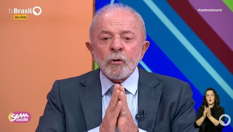 Lula anuncia veto a projeto que permite disparo em massa