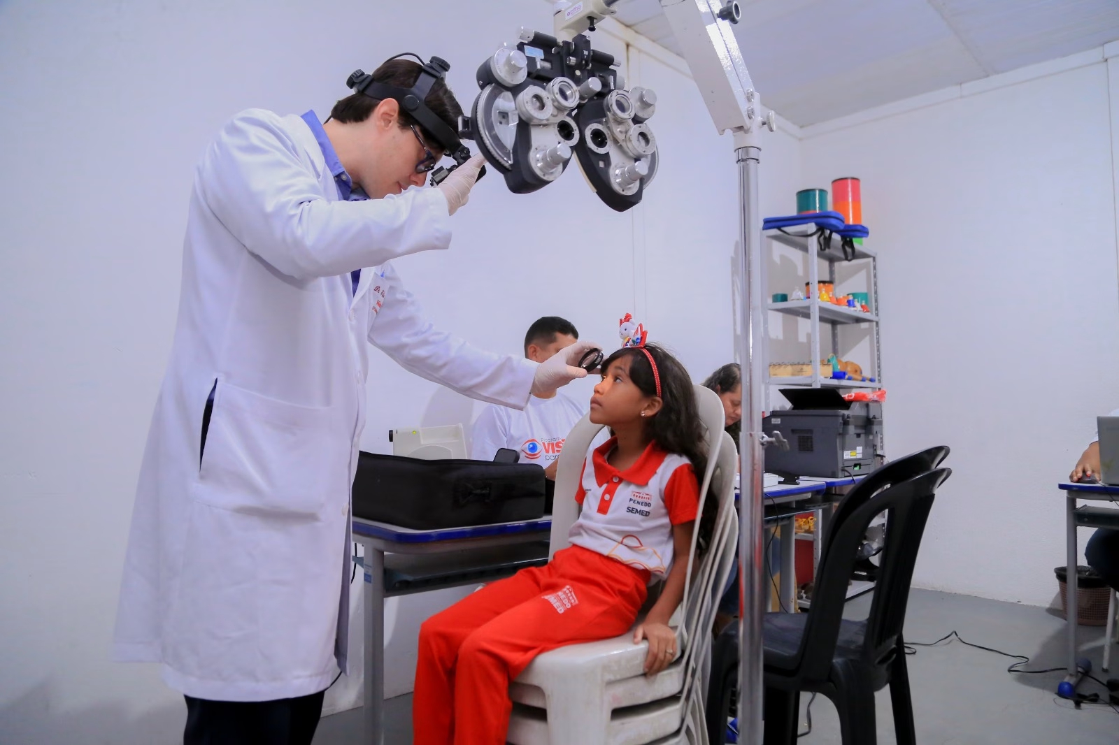 Atendimento oftalmológico para crianças em Penedo é iniciado