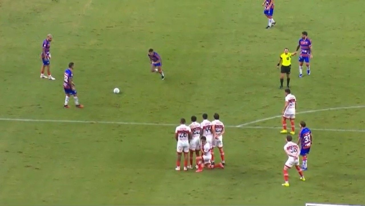 Mikael apoia Barroca e destaca confiança no treinador