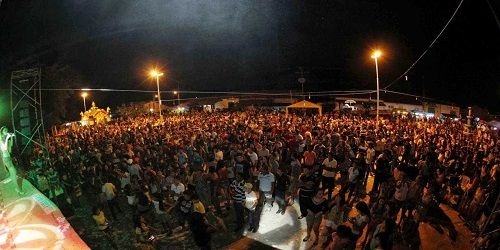 1°, fim dos Showmícios; agora teto de R$ 500 mil. Política se enquadrando