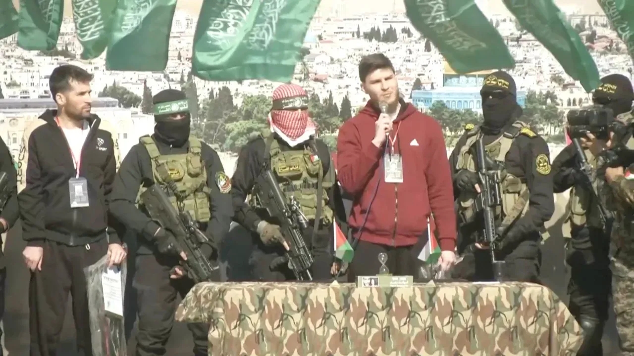 Hamas liberta mais três reféns israelenses em troca de prisioneiros