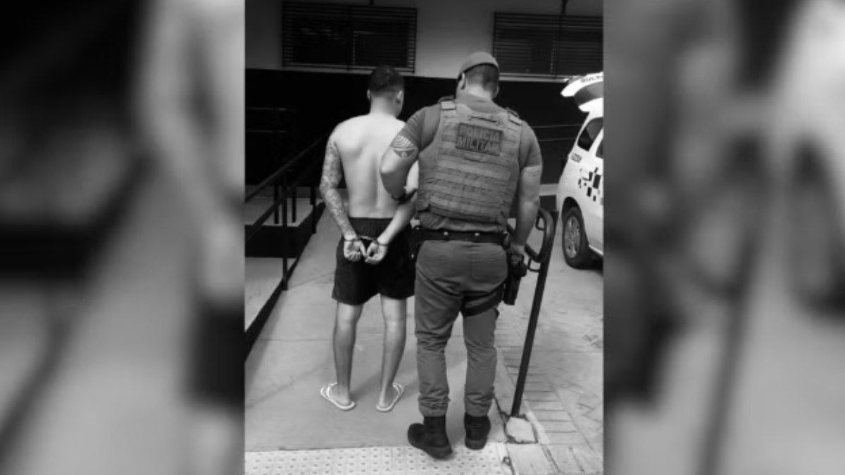 Mulher resgatada de cárcere privado após pedir socorro