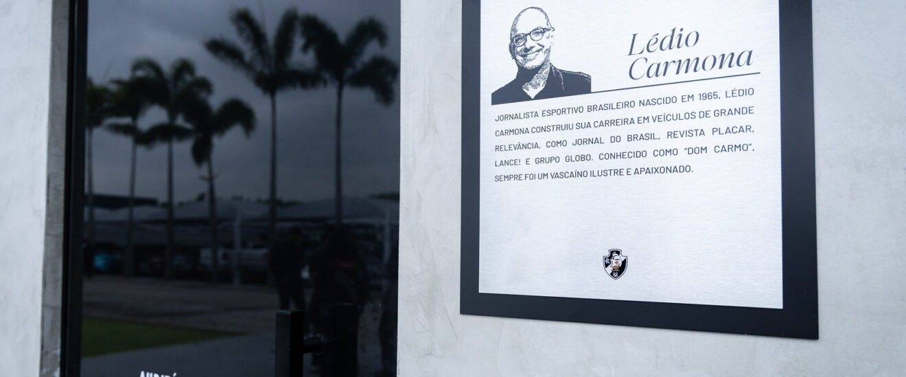 Vasco homenageia Ledio Carmona com sala de imprensa