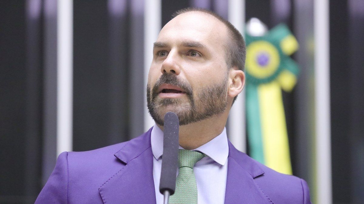 Eduardo Bolsonaro terá interrogatório marcado para 14 de abril