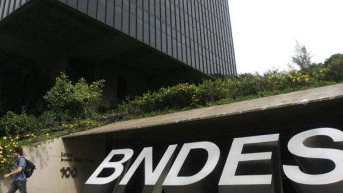 BNDES distribui quase R$ 760 mil em bônus de Natal