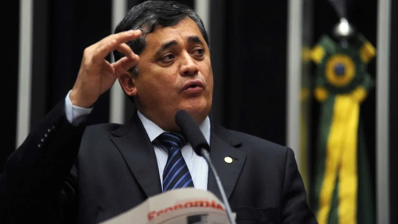 José Guimarães vai aproximar Lula do centrão no Planalto