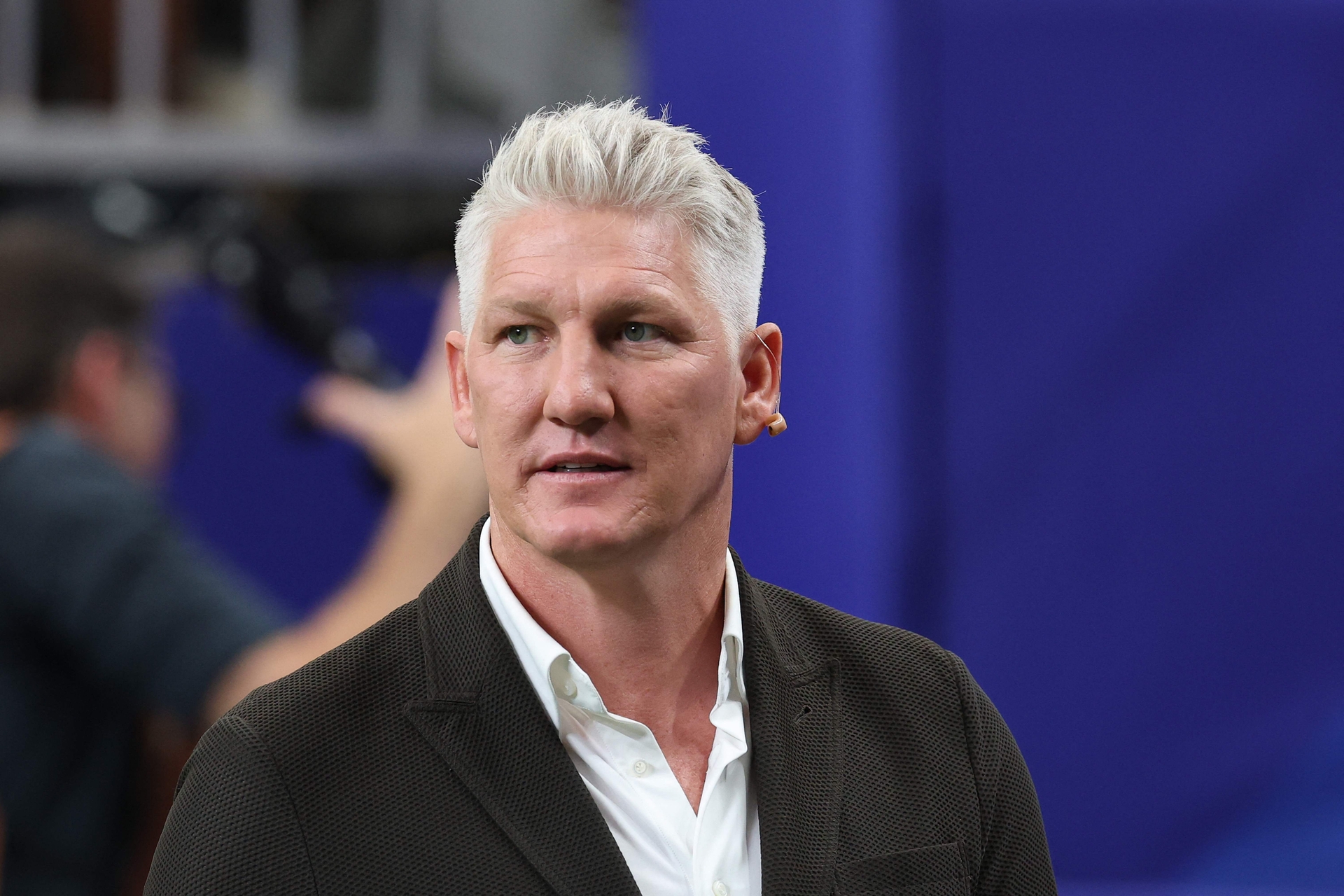 Schweinsteiger se defende de críticas sobre racismo na TV