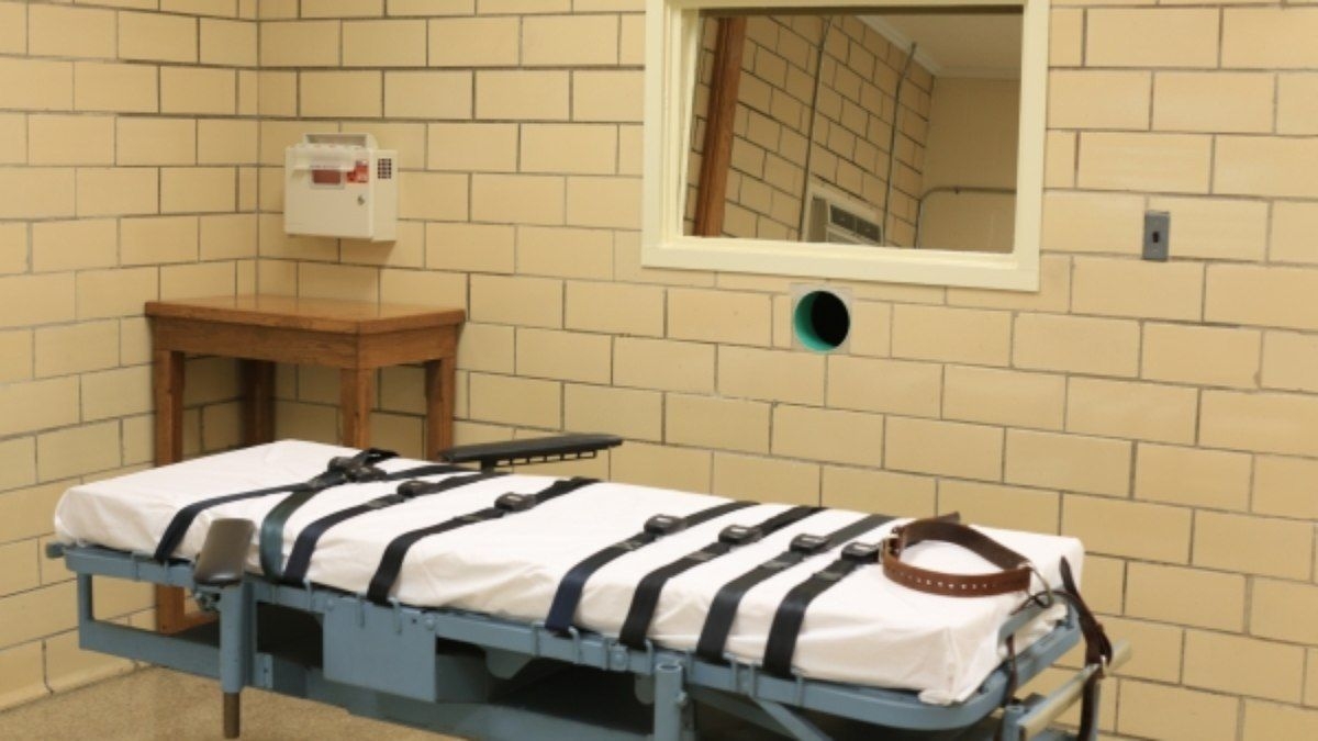 EUA retomam pena de morte com injeção letal e fuzilamento