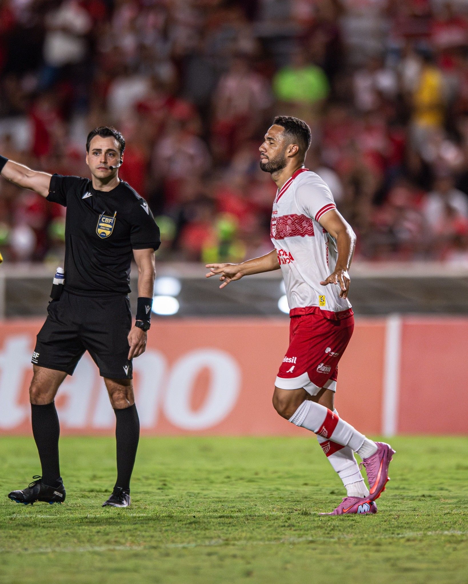 Barroca elogia reforços do CRB após goleada contra o Porto