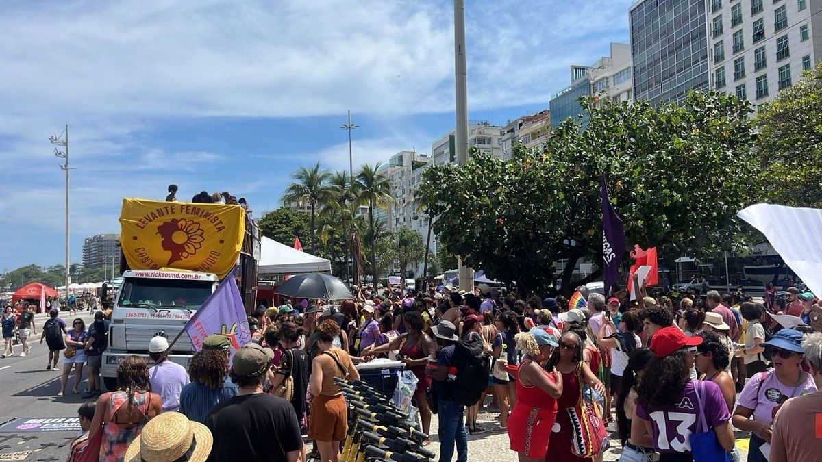 Mulheres se mobilizam contra violência de gênero no Rio