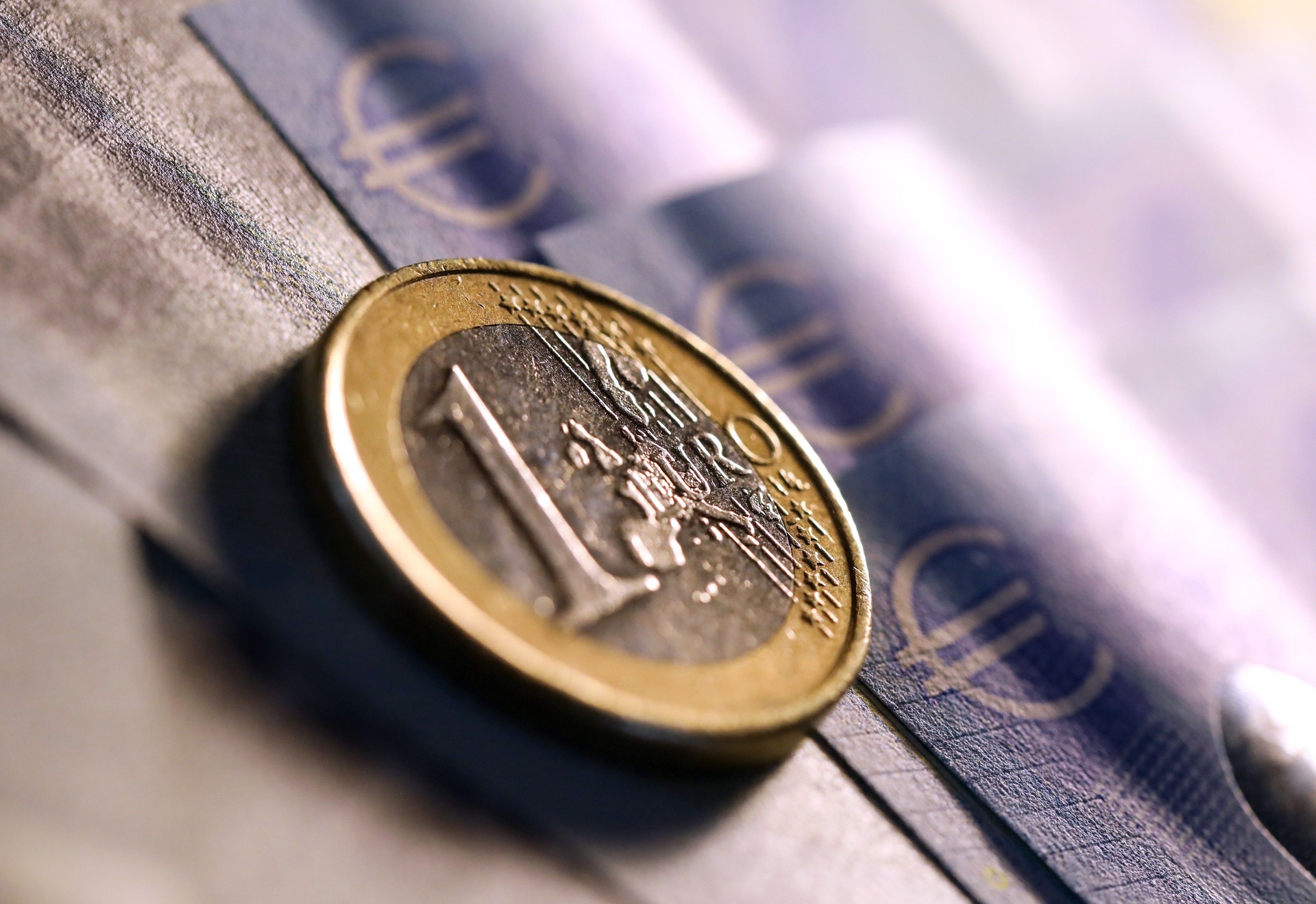 Parlamento europeu avança com plano para euro digital até 2029