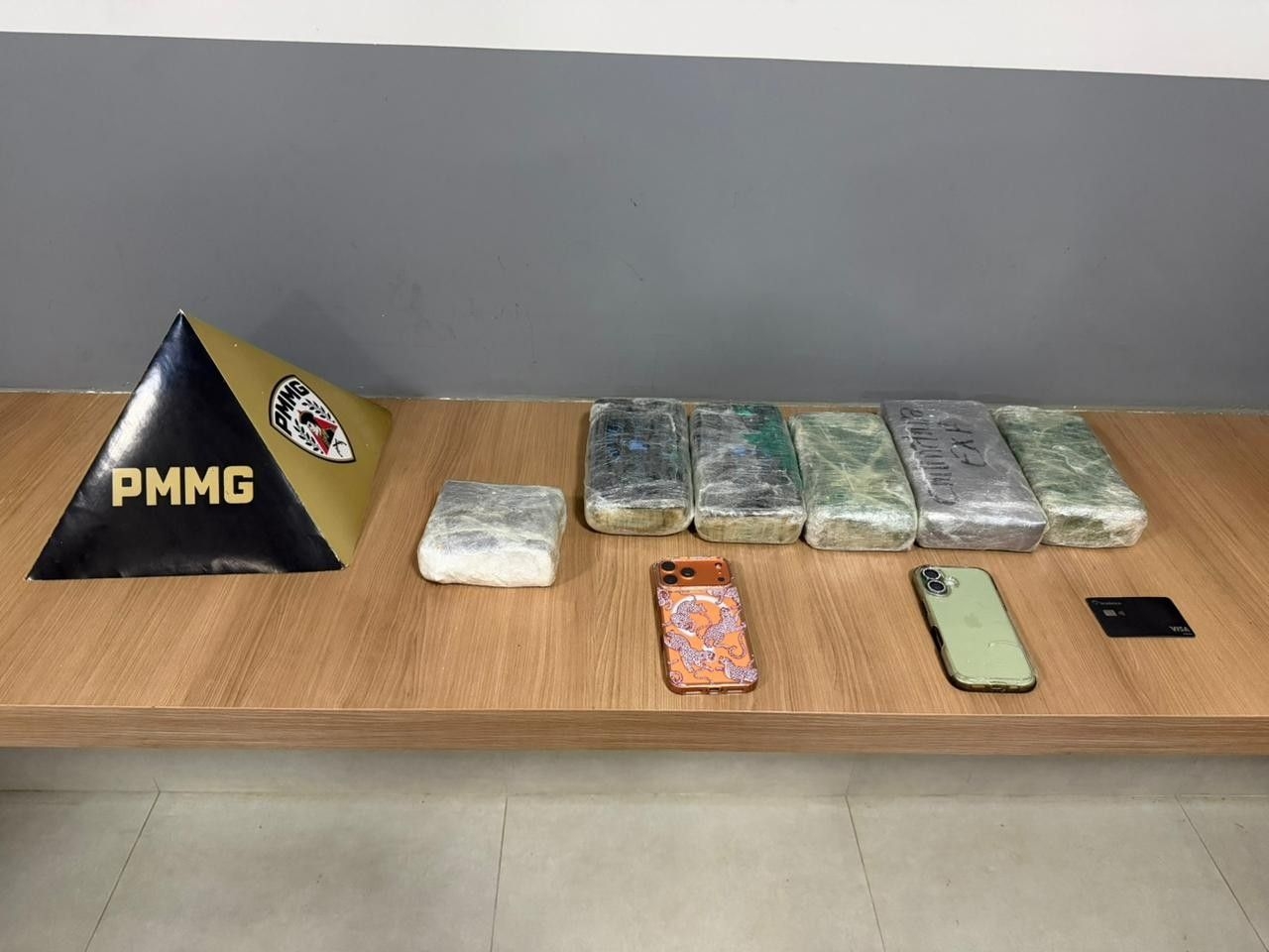 Motorista presa por tráfico de drogas após acidente na BR-262