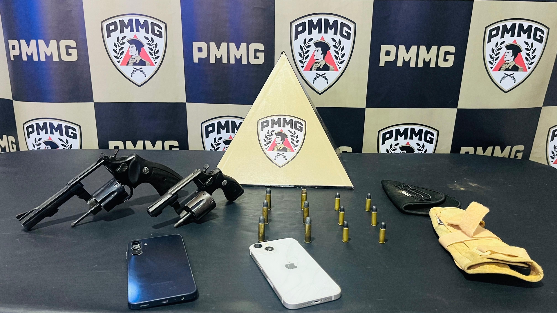PM detém três jovens após troca de armas em Porteirinha