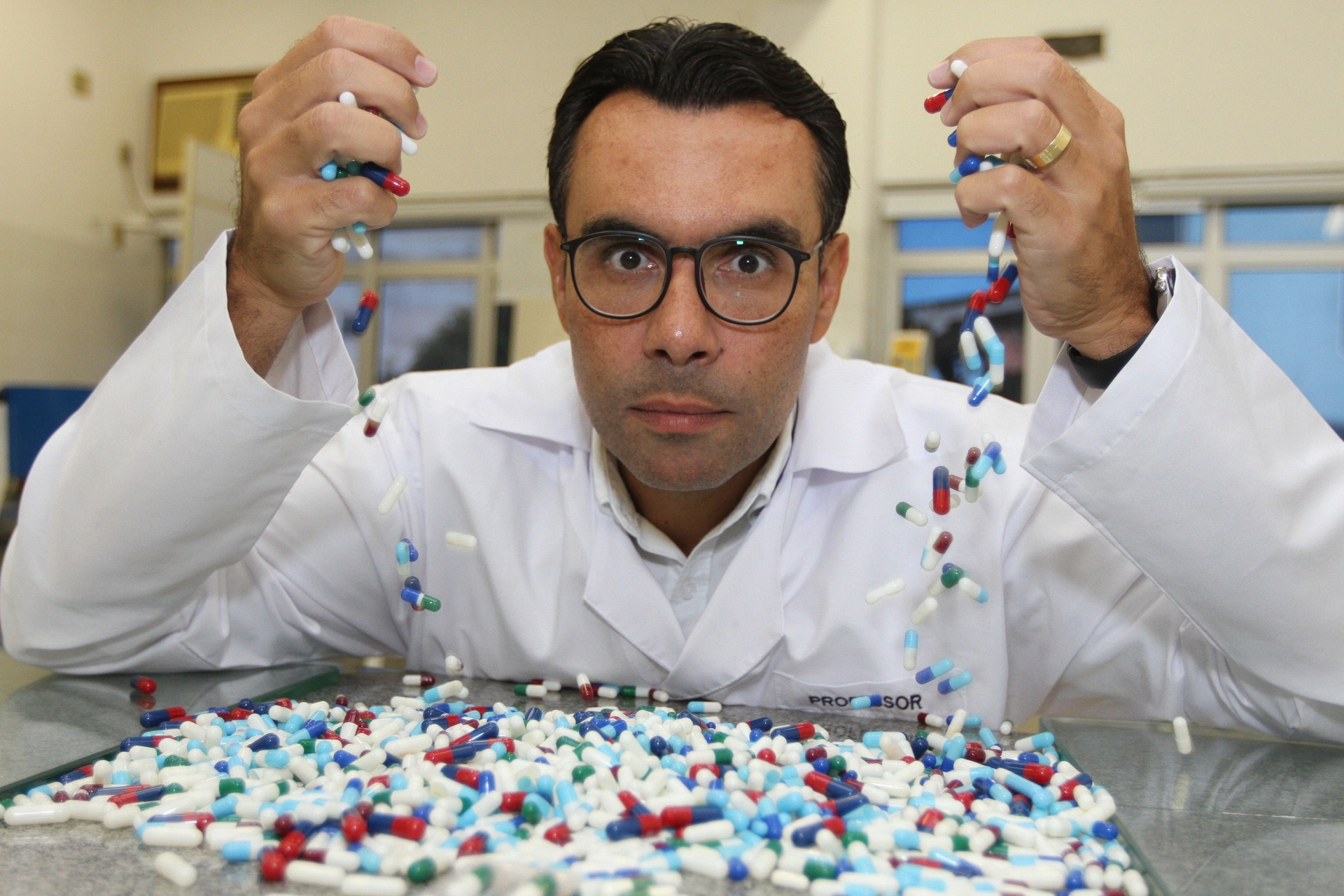Como medicamentos e suplementos influenciam exames laboratoriais