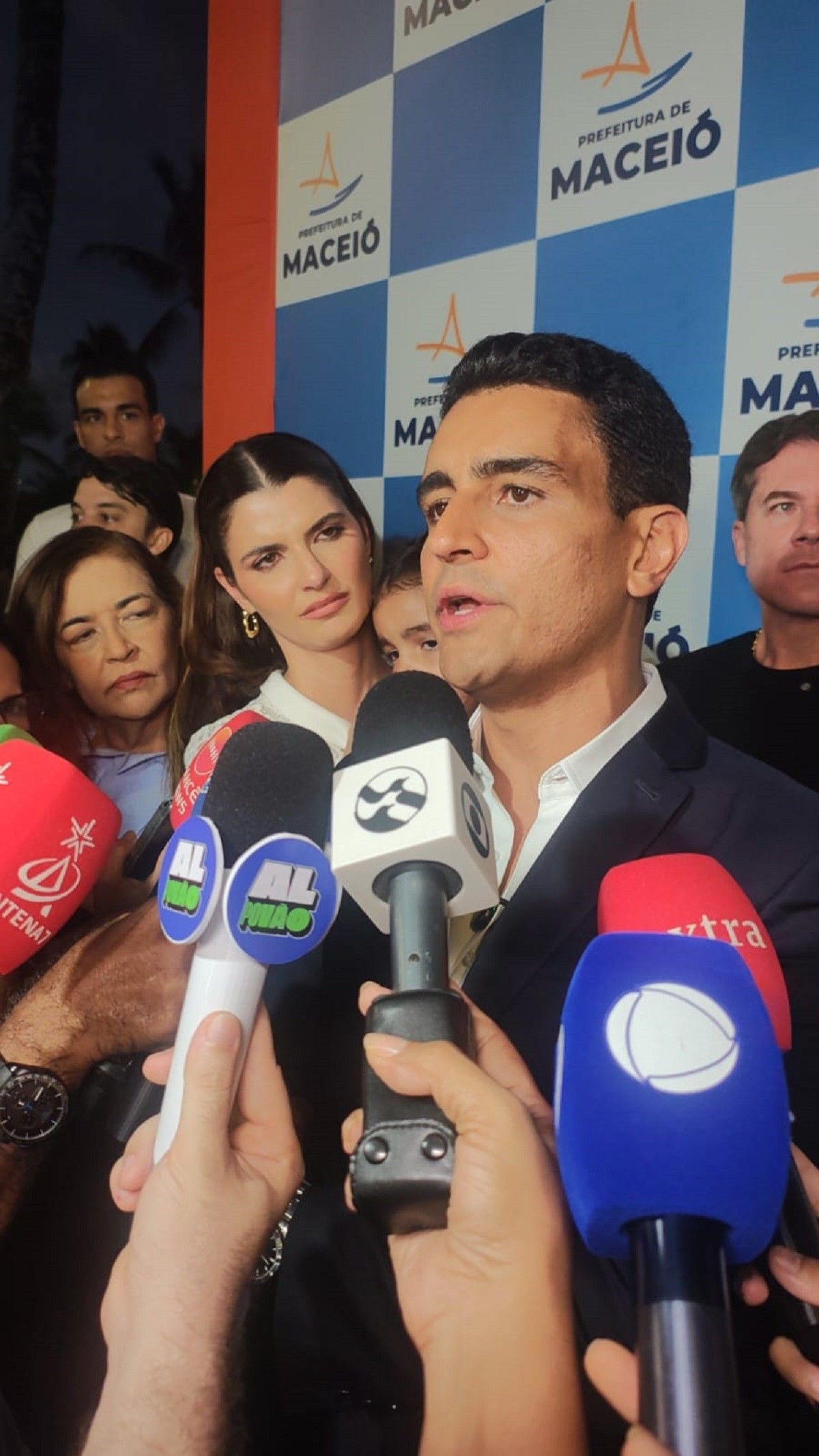 JHC deixa Prefeitura de Maceió para disputar eleições 2026