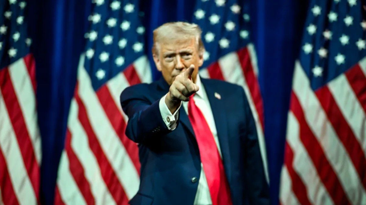 Trump impõe 10 dias para Irã abrir Estreito de Ormuz